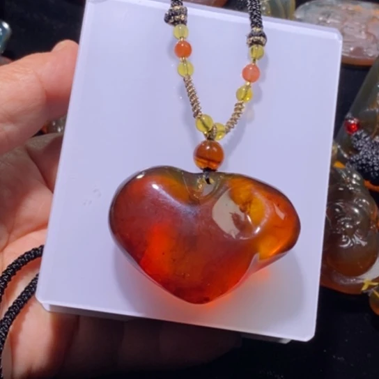 琥珀未镶嵌裸石血珀随形爱心