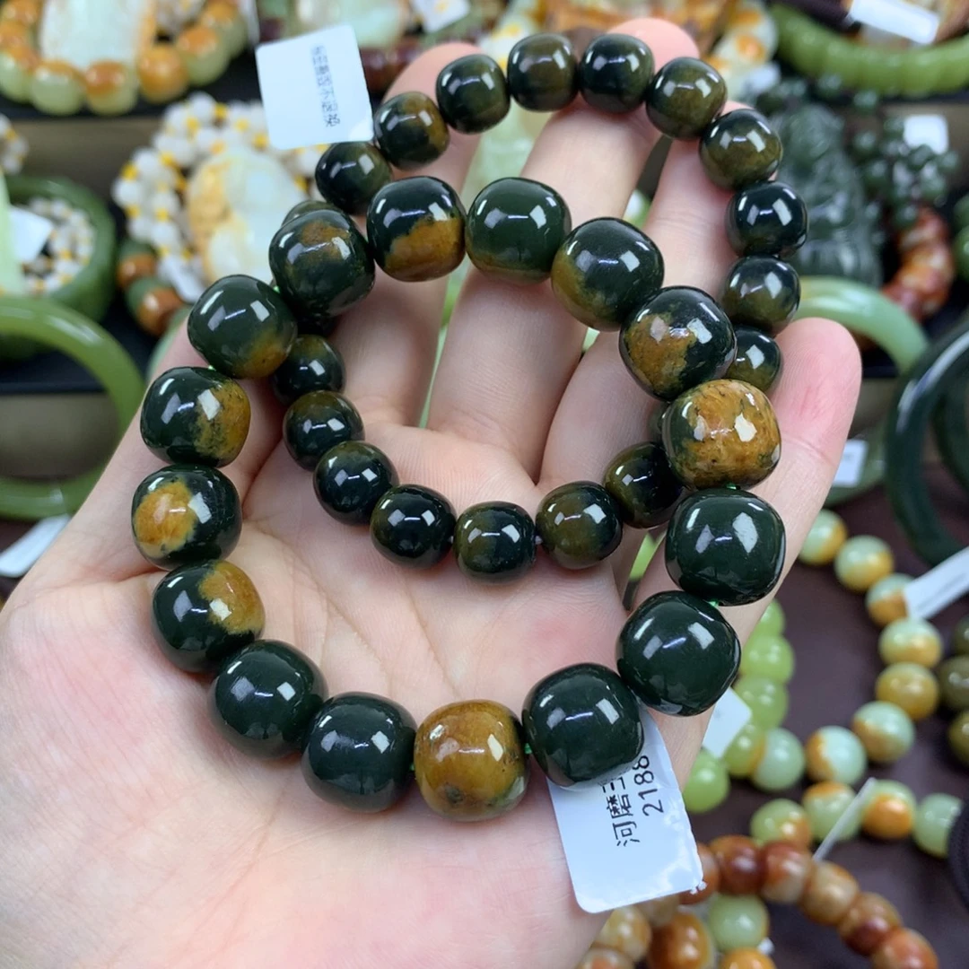 来***贝透闪石质玉未镶嵌手串