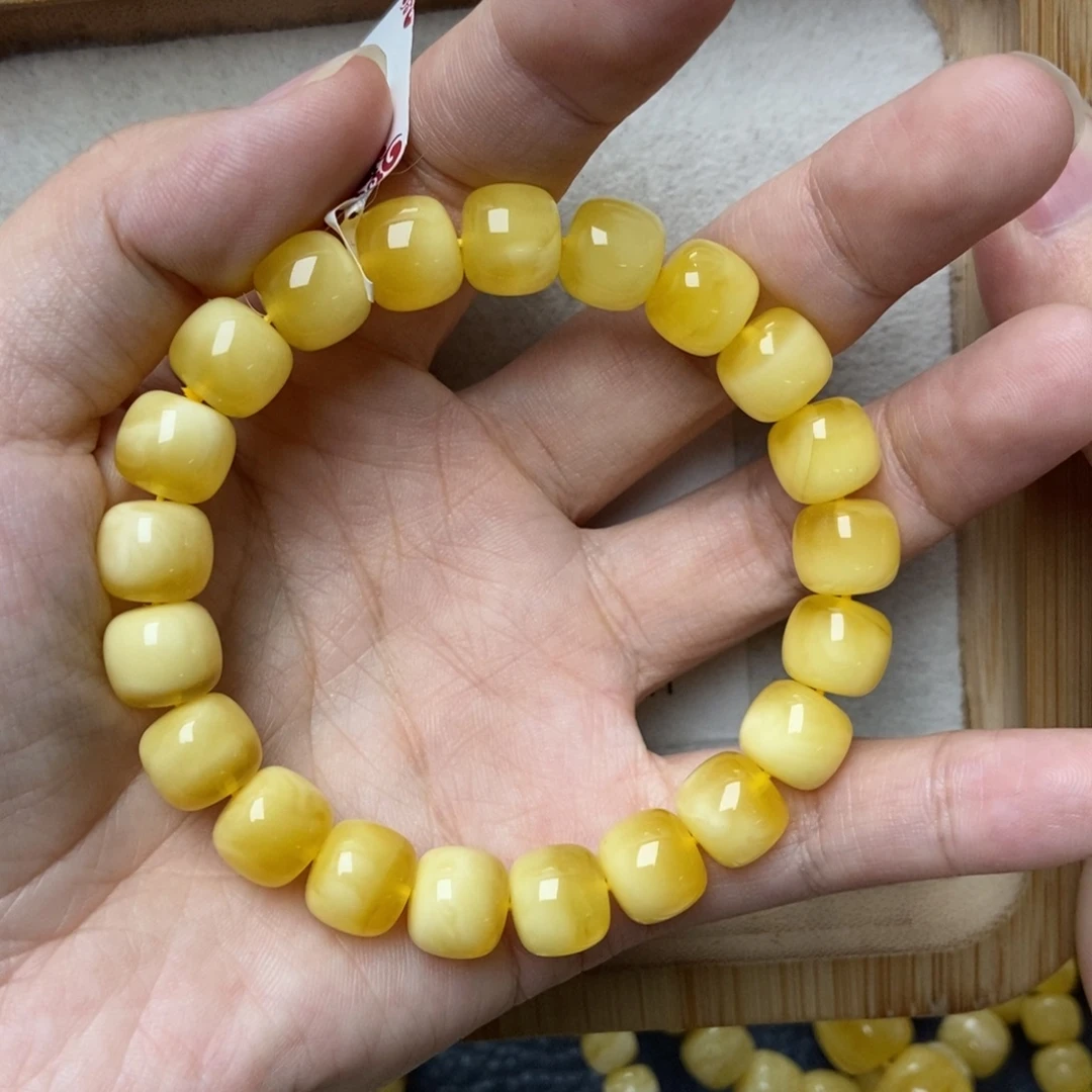 蜜蜡未镶嵌珠宝奇石80