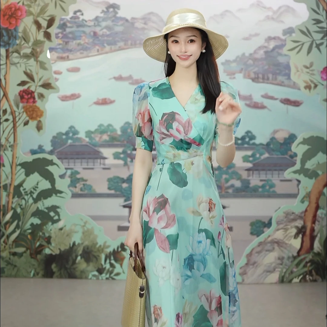 SUSSI/古色【荷风入夏】绿色减龄收腰显瘦度假风时尚印花法式连衣裙