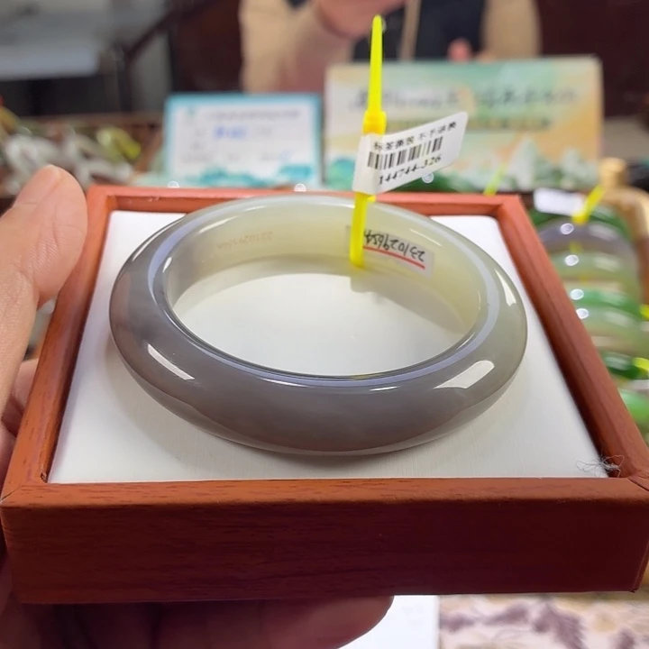 和田玉未镶嵌手镯74 圈口56