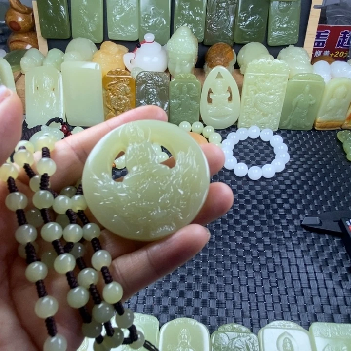 昆仑料圆形观音坠