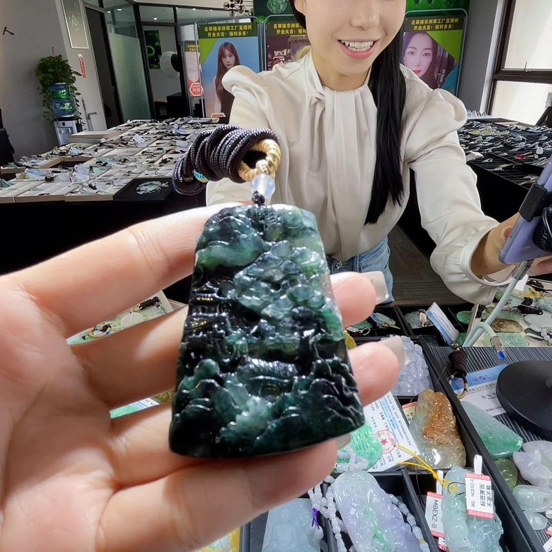 颈饰未镶嵌翡翠一个