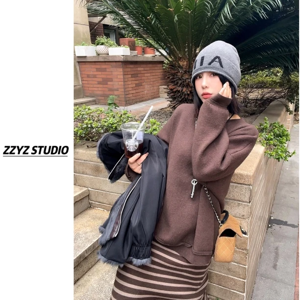 【ZZYZ】“清冷中古”剪刀领浣熊绒羊毛简约宽松套头毛衣