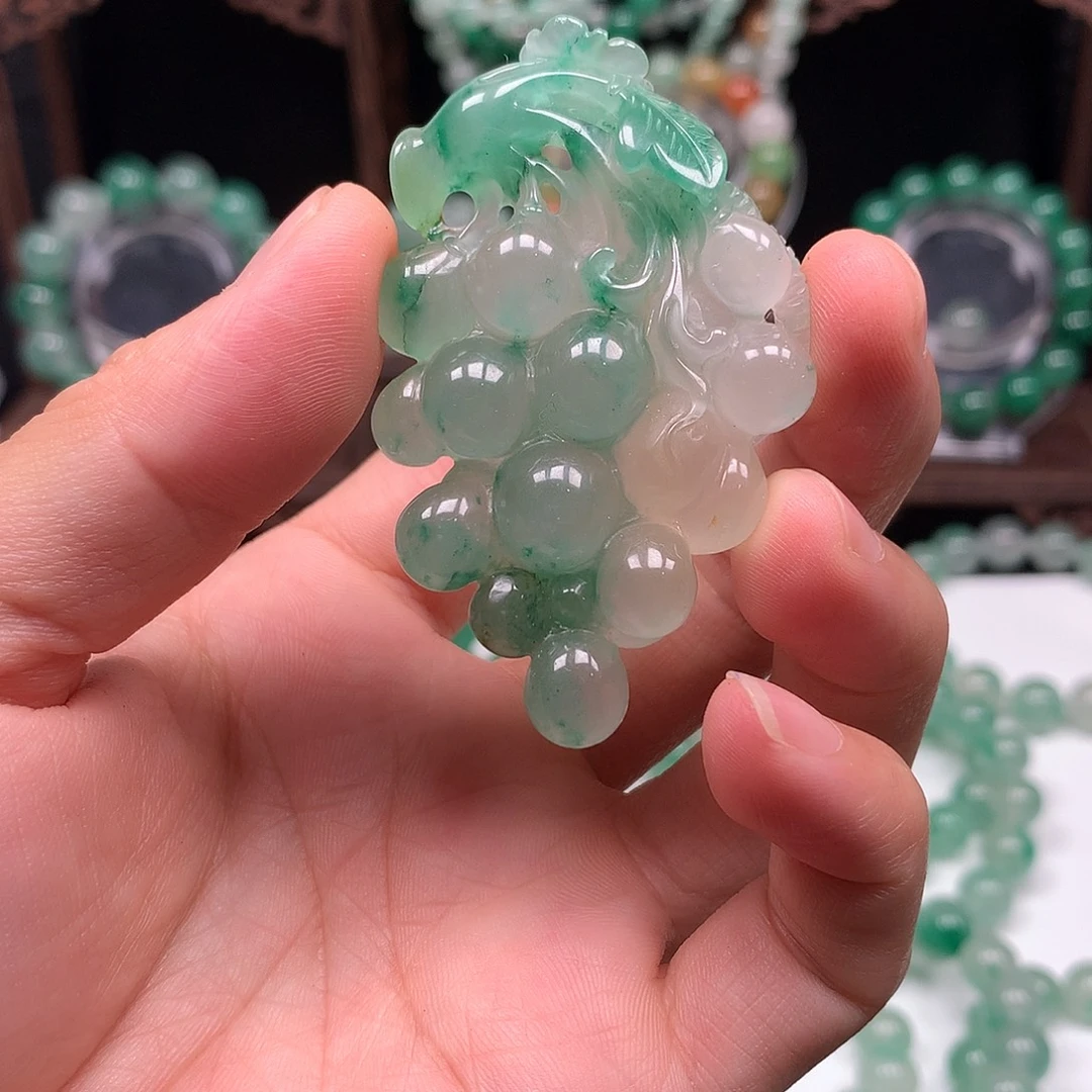 石英质玉未镶嵌颈饰