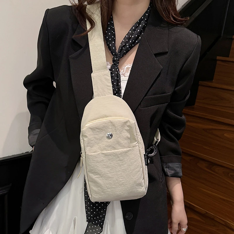 mini胸包女手机包潮牌骑行包健身通勤旅行轻便尼龙布单肩护照包男