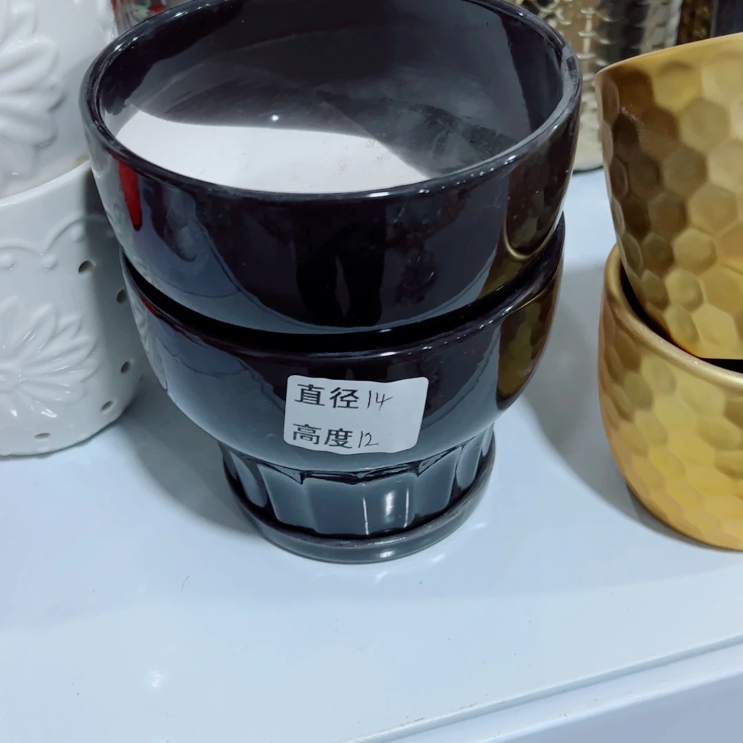 有孔，陶瓷花盆满10米包邮发货。
