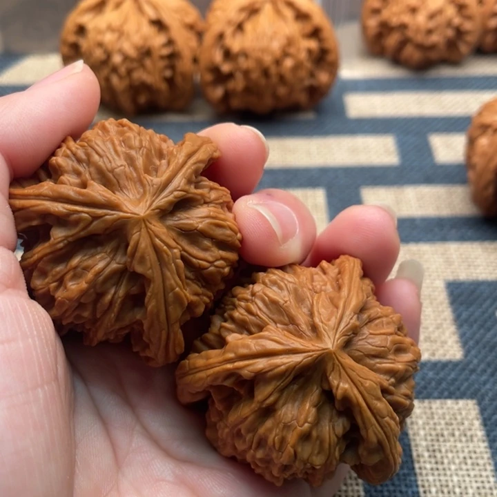 平***店核桃白狮子43核桃