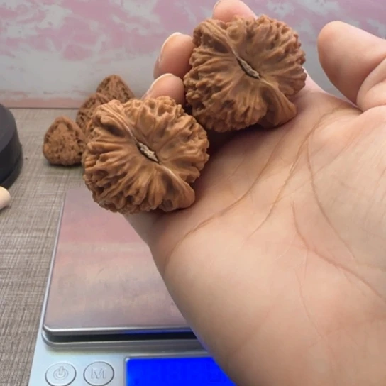 桃核吊坠C****h核桃核桃