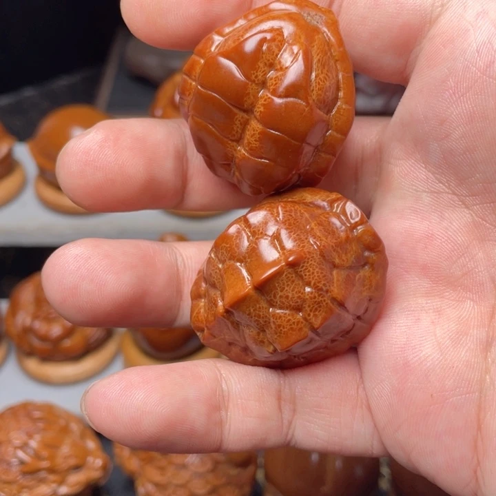 把件橄榄核龙脊富甲手球3.2