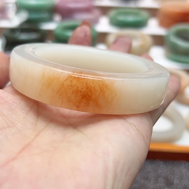 石英岩玉手镯未镶嵌