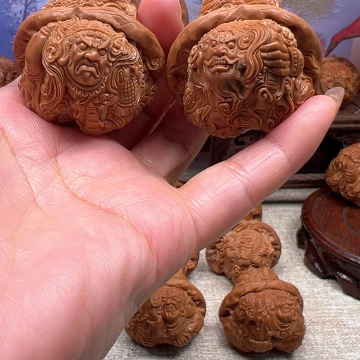 臣***把件核桃蛤蟆头四大天王