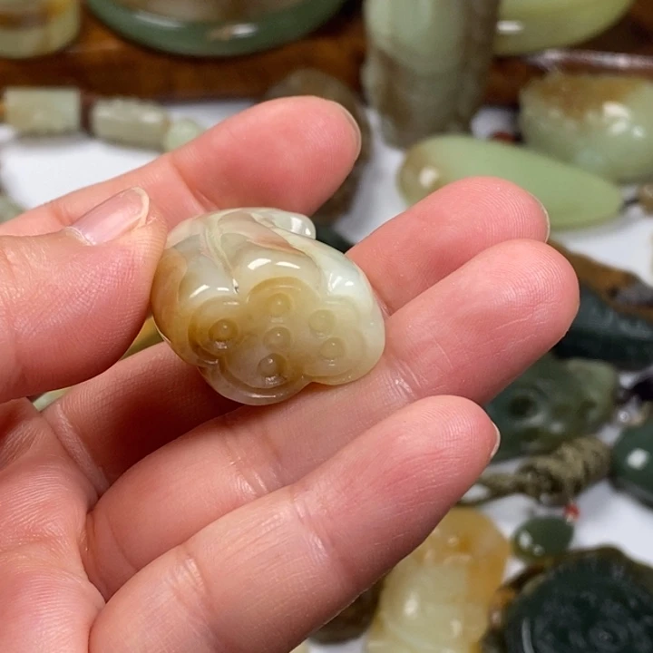 和田玉（糖玉）未镶嵌手镯