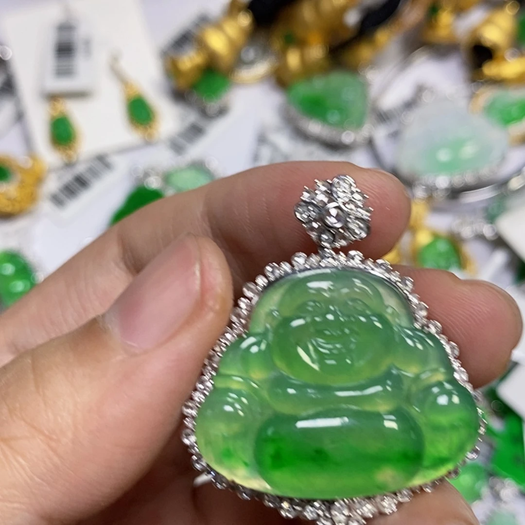【闪购商品】18K金镶嵌戒指翡翠妮吊坠