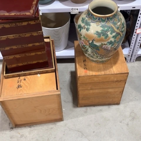 噶播视于今年杯盘子和碗野****）