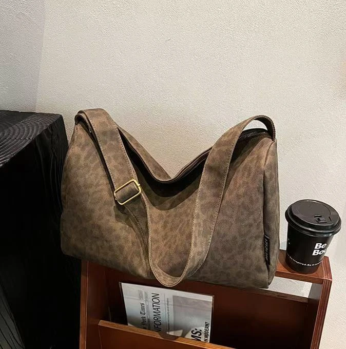 简约风便携款豹纹见外包装单肩包通勤学生单肩印花