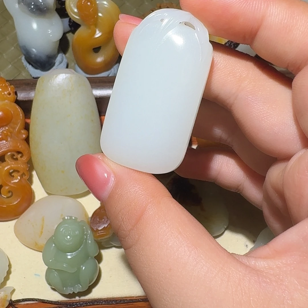 颈饰未镶嵌和田玉