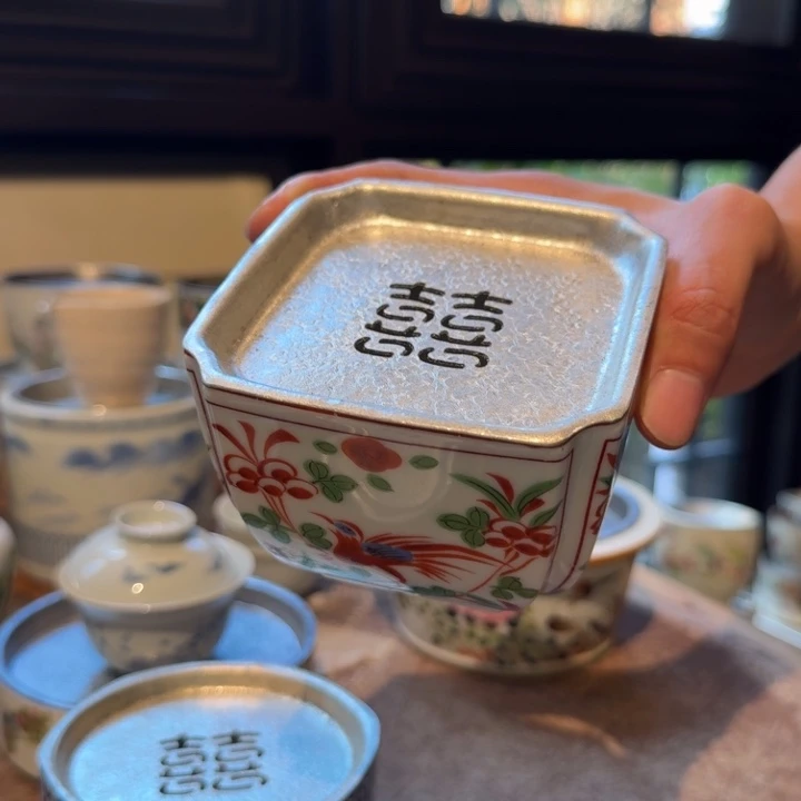 壶承天的作品是由一个