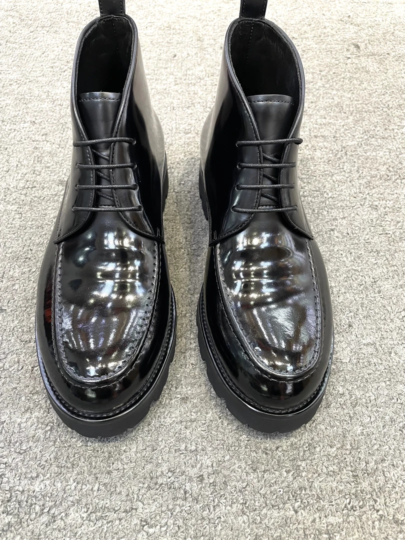 意大利马臀皮马丁靴