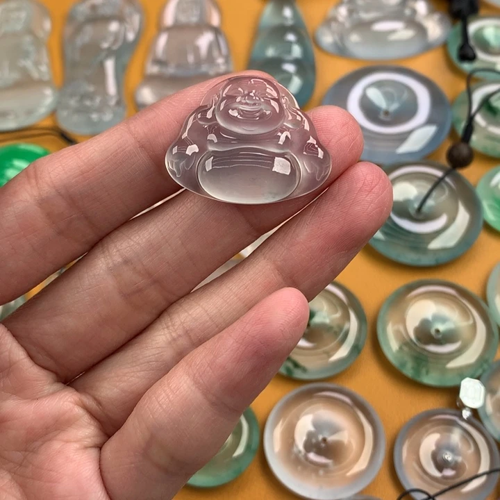 颈饰未镶嵌翡翠…..