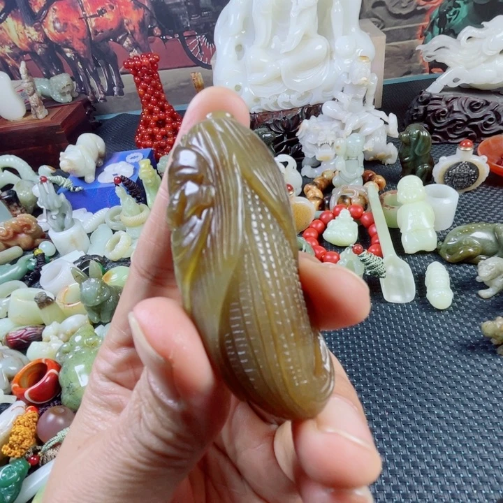 和田玉（糖玉）未镶嵌颈饰