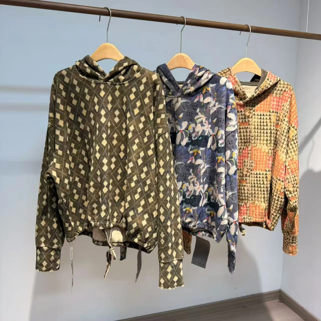 忆古朴拙高品米尼绒戴帽抽水卫衣250919