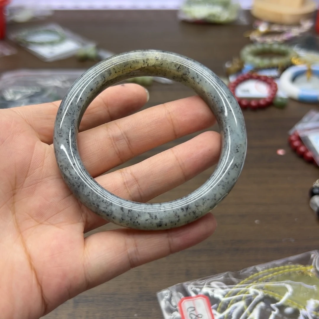 和田玉手镯未镶嵌58.3圈围39瑕