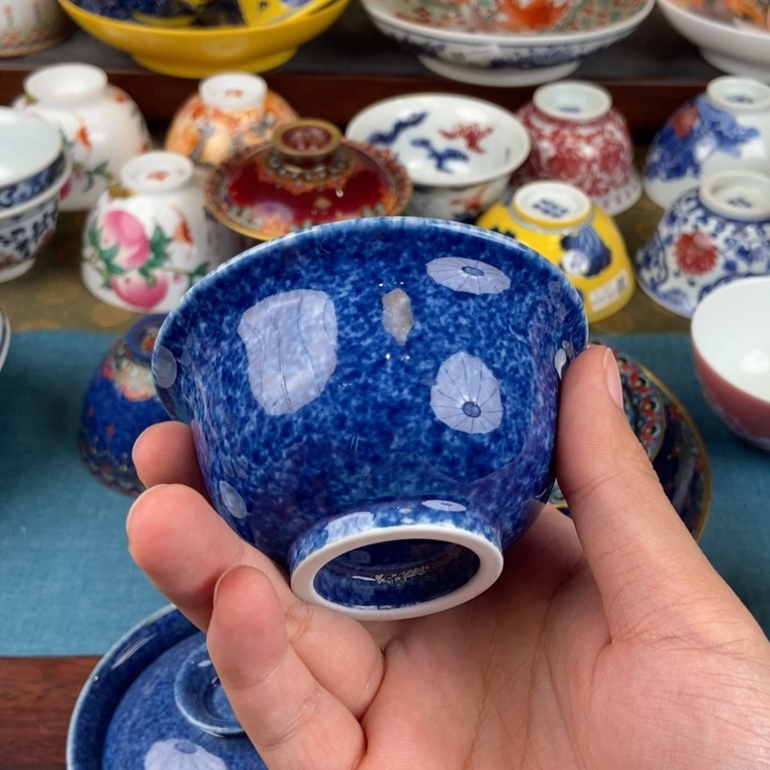 星****花陶瓷的设计师是一个