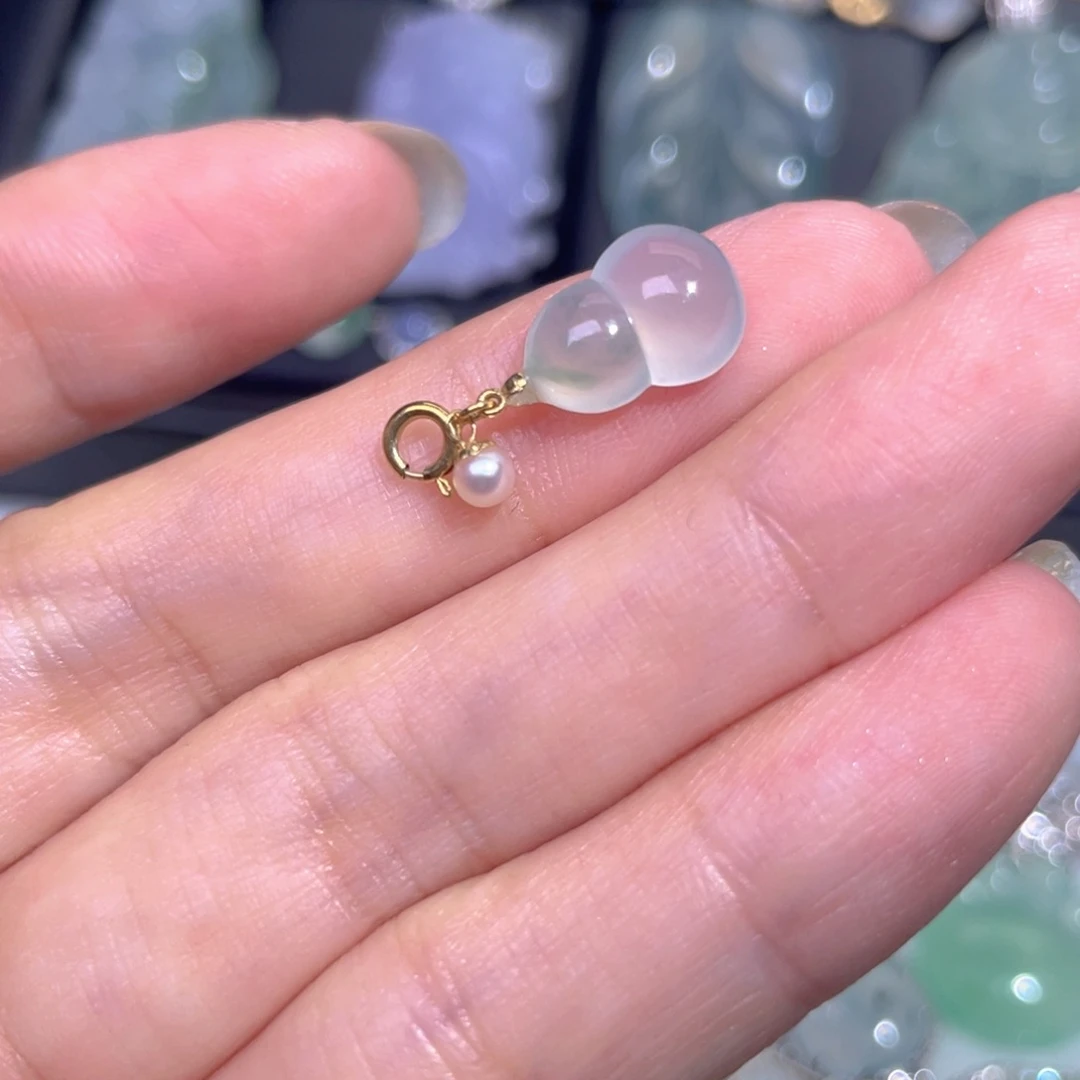 颈饰18K金镶嵌翡翠翡翠