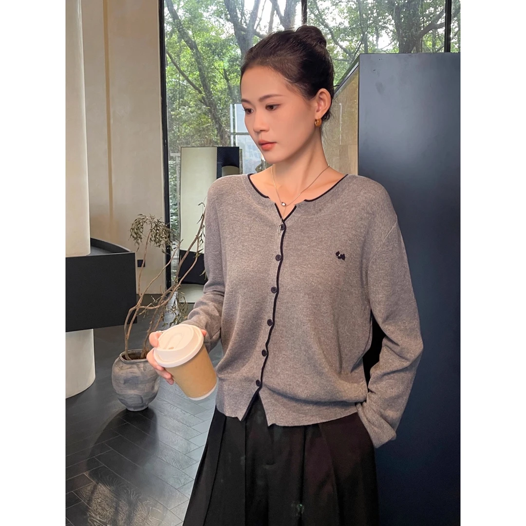 灰色针织开衫外套女2025新款秋长袖打底衫气质显瘦内搭上衣高级感