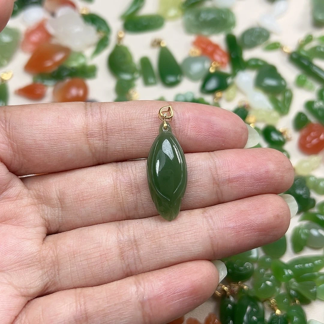 和田玉（碧玉）18K金镶嵌颈饰