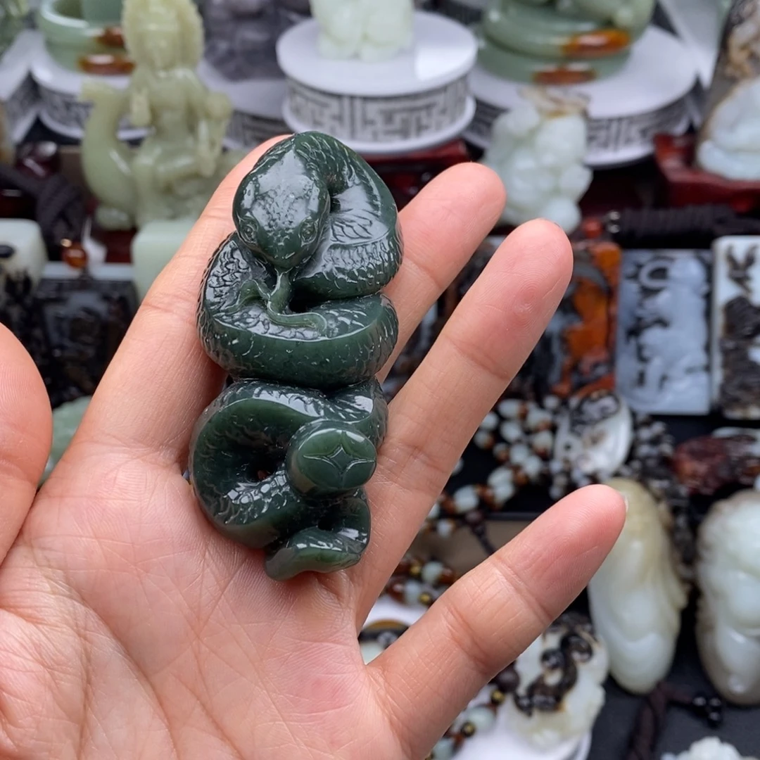 和田玉未镶嵌颈饰