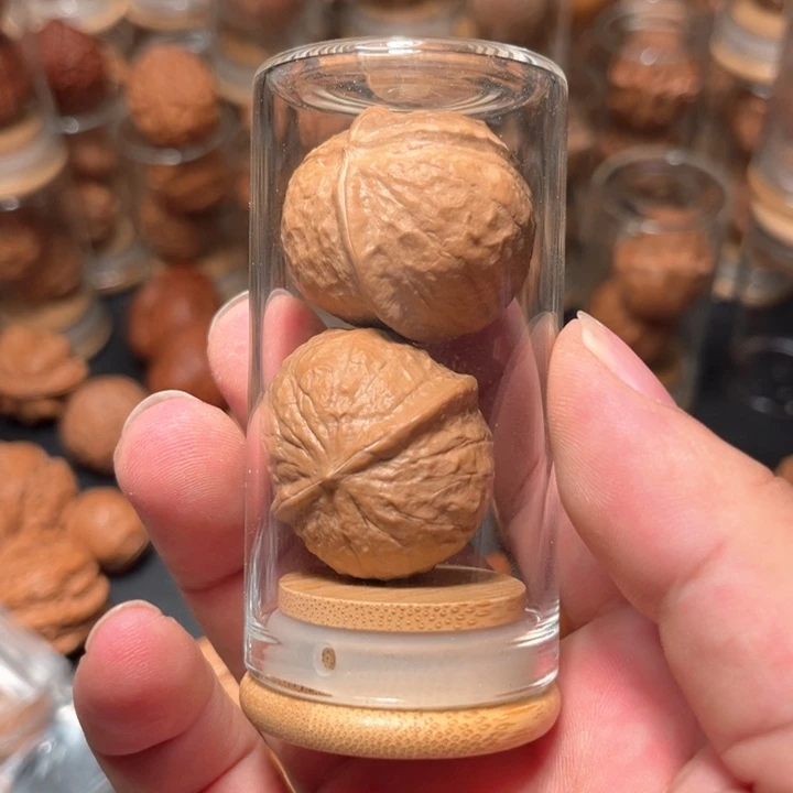 袁***哥文玩核桃吊坠文玩