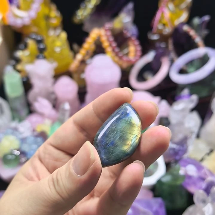 未镶嵌水晶摆件水晶摆件微瑕