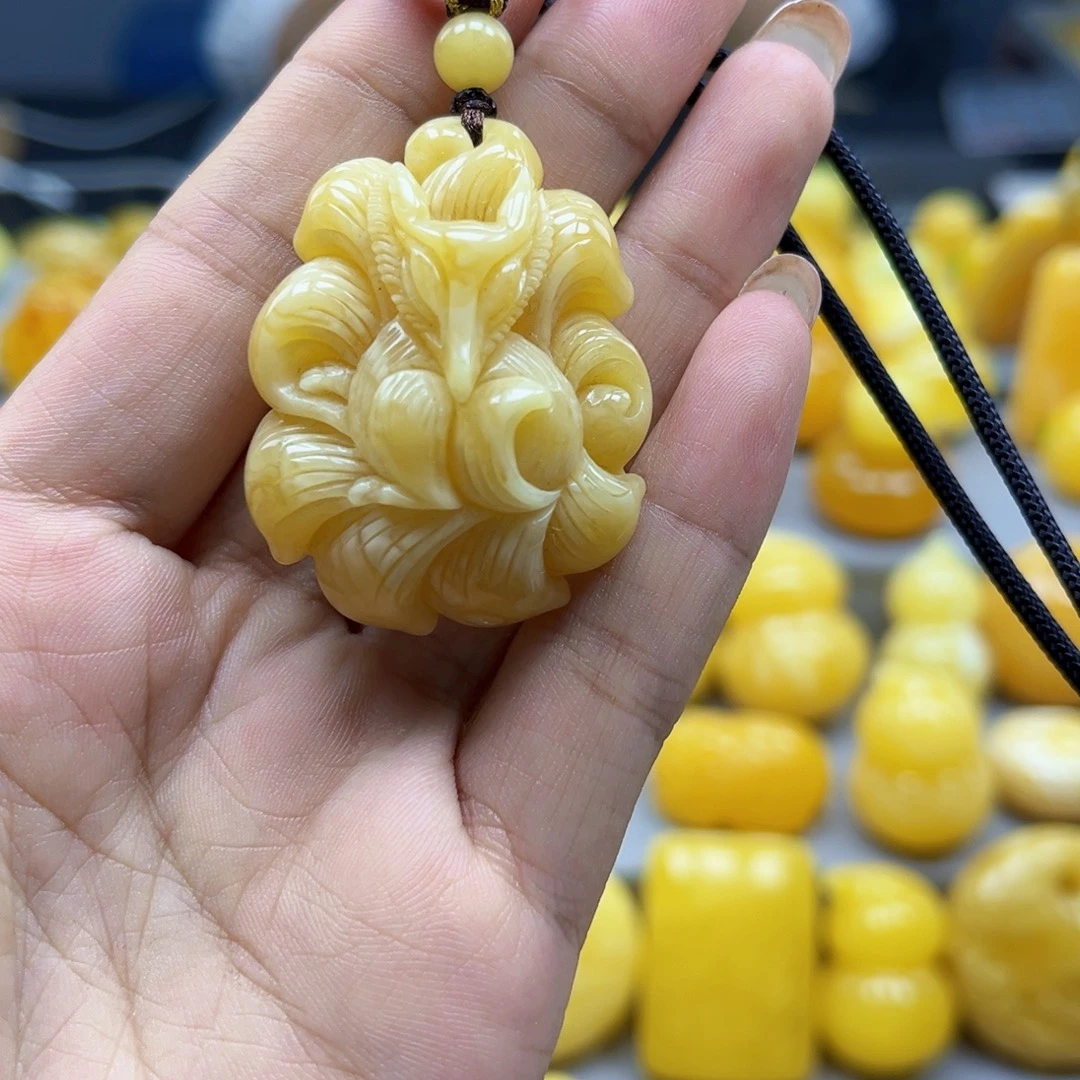 蜜蜡未镶嵌珠宝奇石