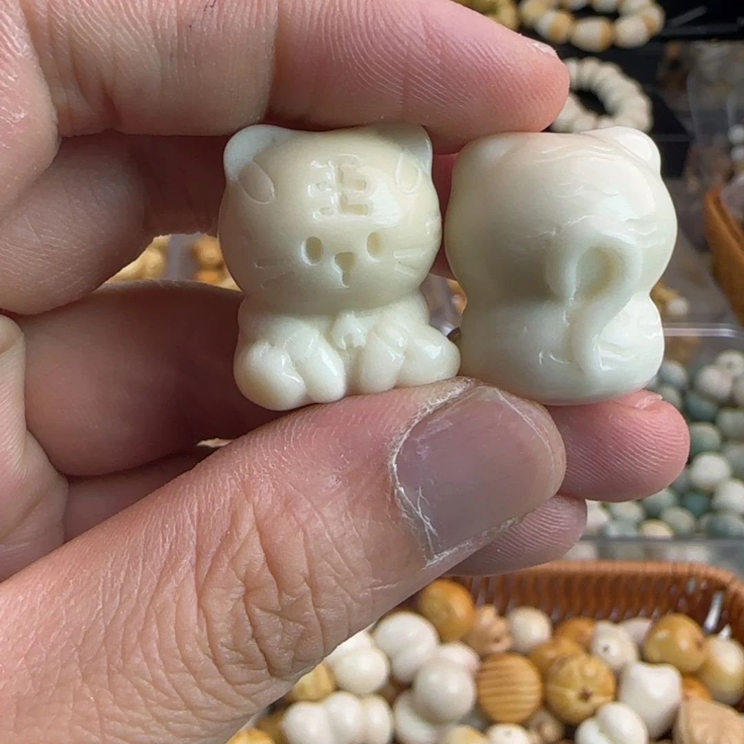 吊坠菩提根/象牙果微瑕疵白色小老虎10颗