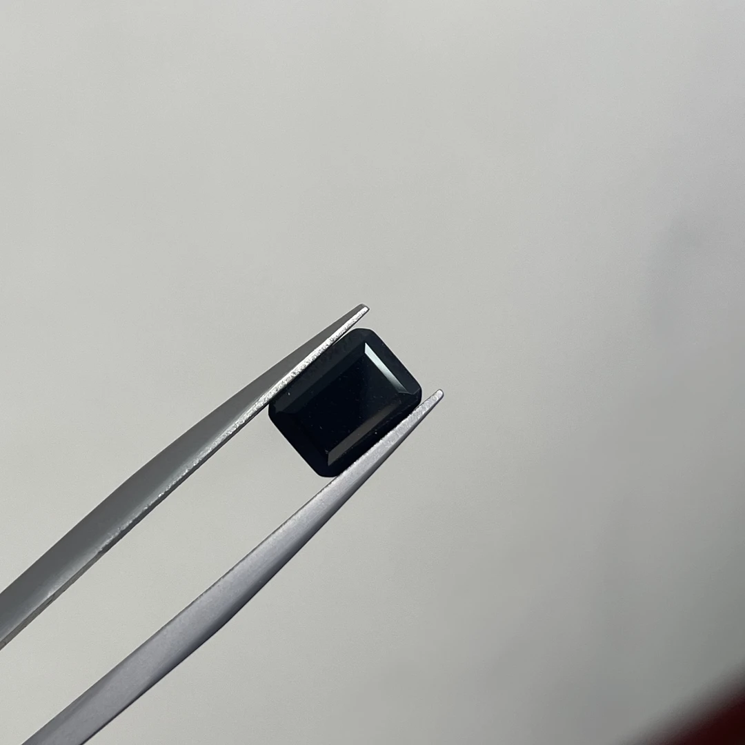 合成尖晶石培育黑尖晶黑武士1.86ct裸石6*8