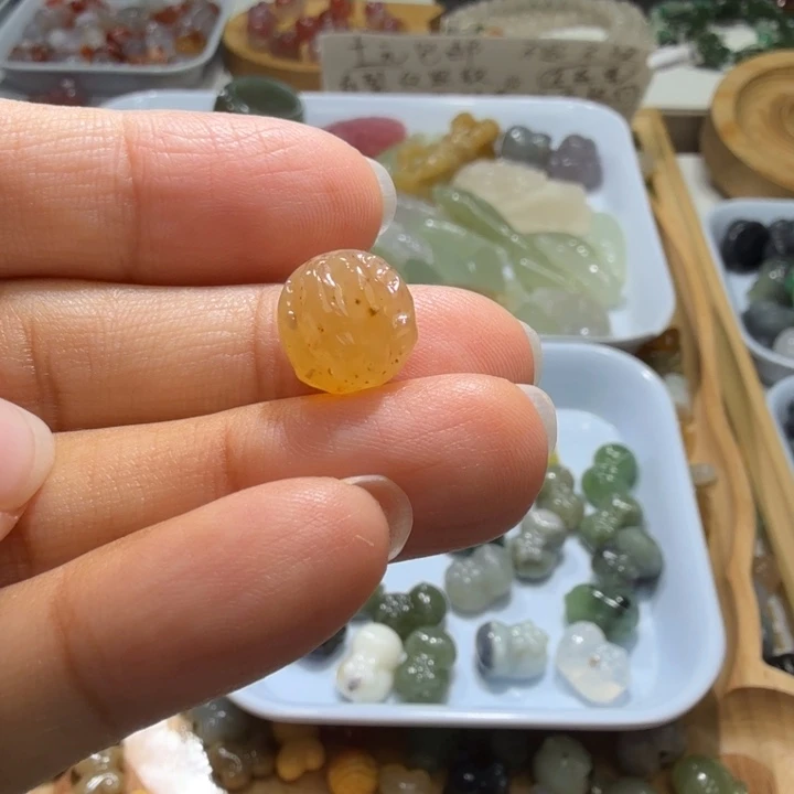 和田玉未镶嵌珠宝半成品