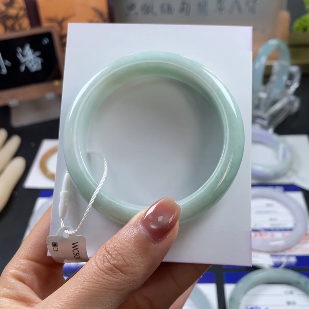 翡翠未镶嵌手镯基地质检