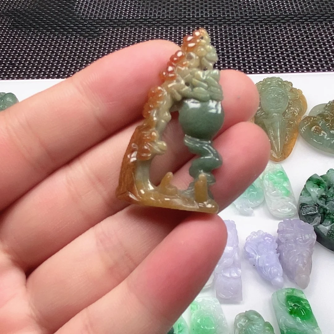 翡翠未镶嵌挂件翡翠