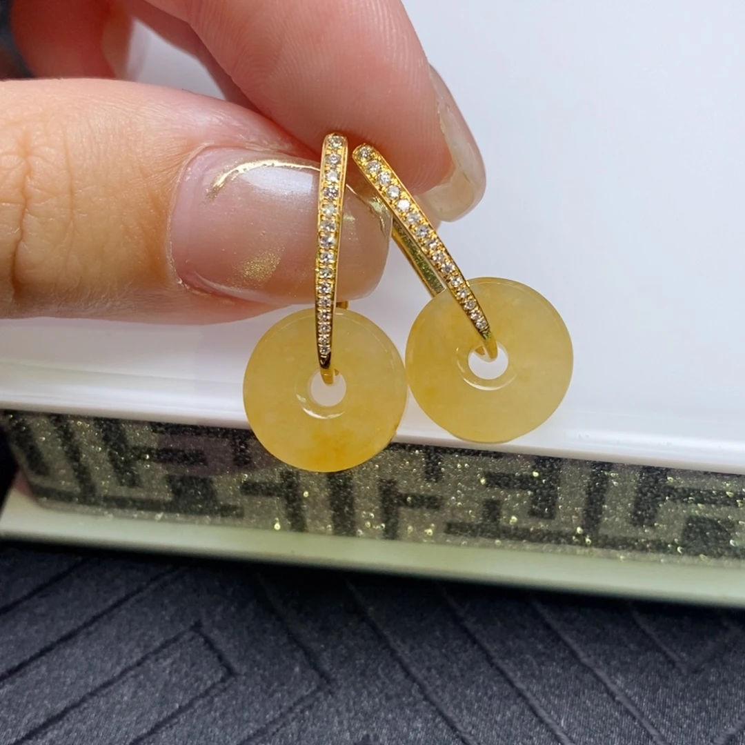 翡翠18K金镶嵌耳饰黄翡路路通