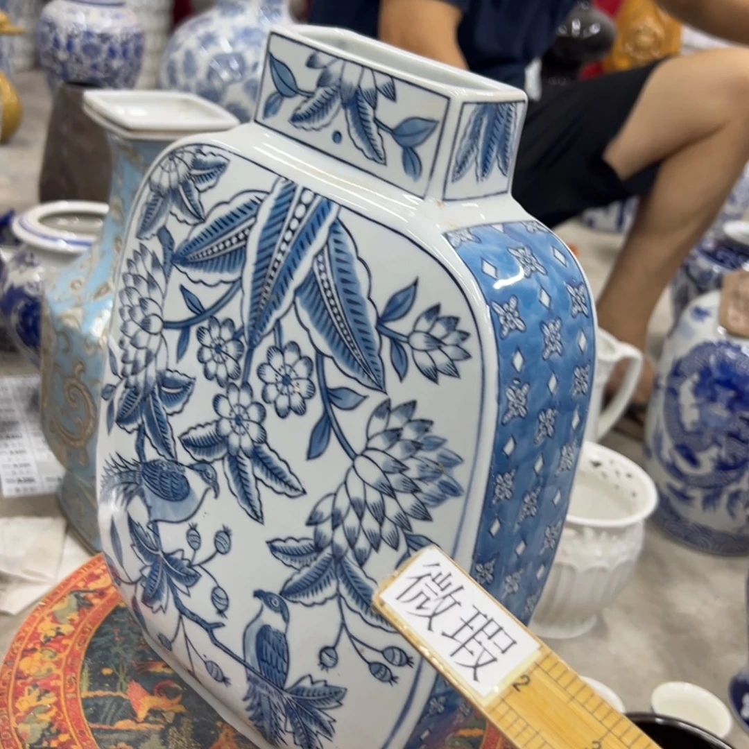 微瑕青花瓷器值得厚爱
