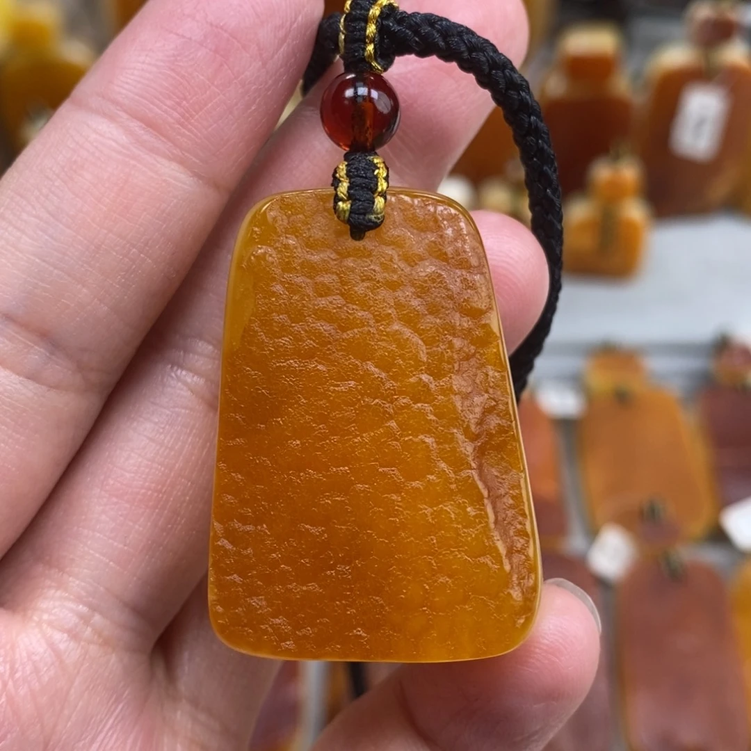 蜜蜡未镶嵌珠宝奇石