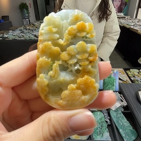 翡翠未镶嵌颈饰翡翠