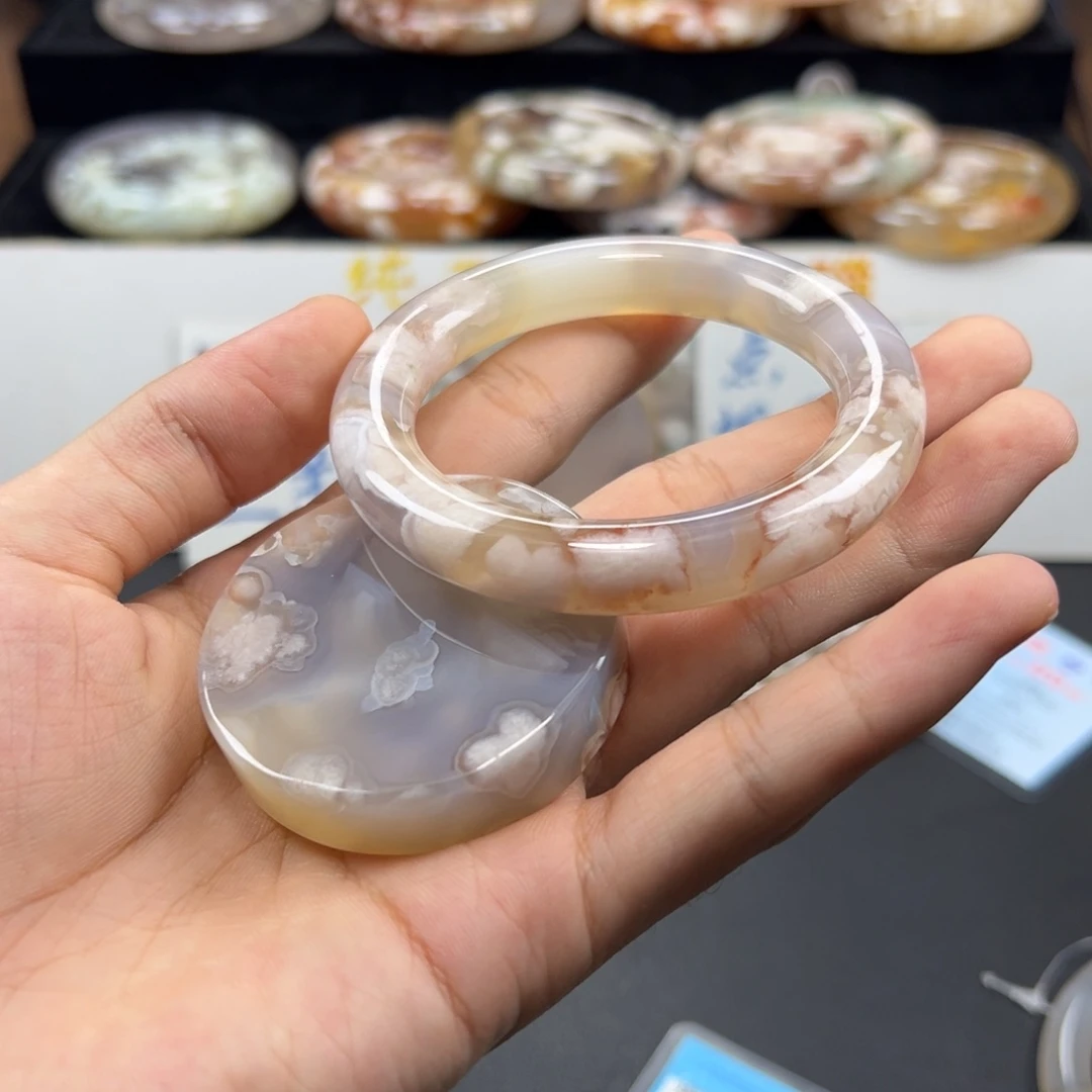 凝***水未镶嵌手镯石英质玉