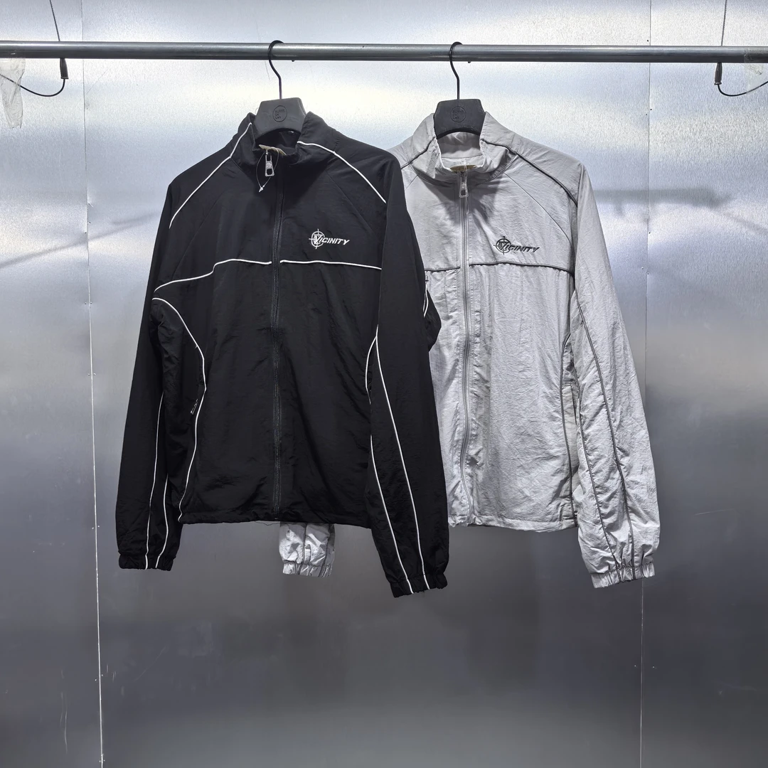 R09-62631-VIC春秋季正面字母刺绣印花时尚运动外套