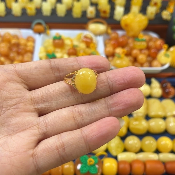 琥珀未镶嵌裸石银镶戒指