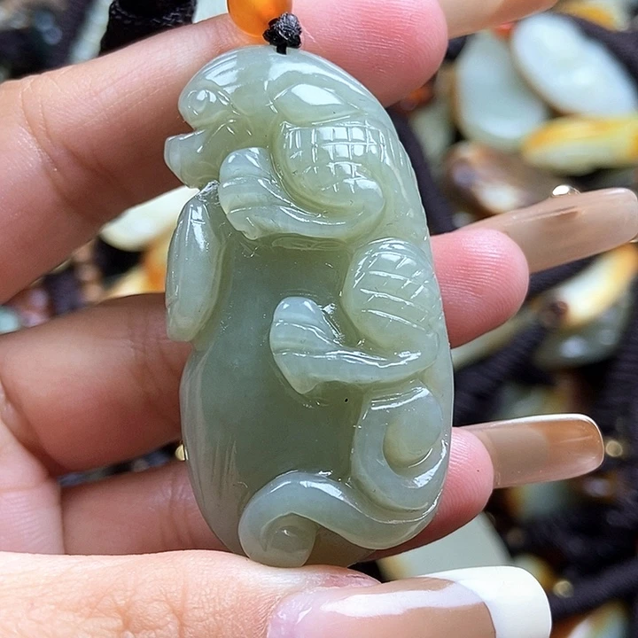 和田玉颈饰未镶嵌