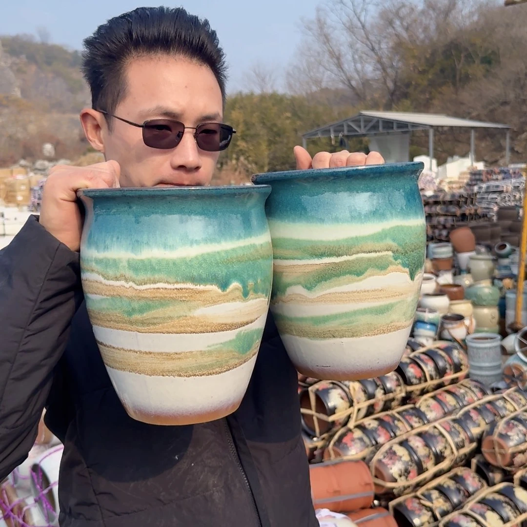 紫砂公道杯口18高22（两个水墨画绿