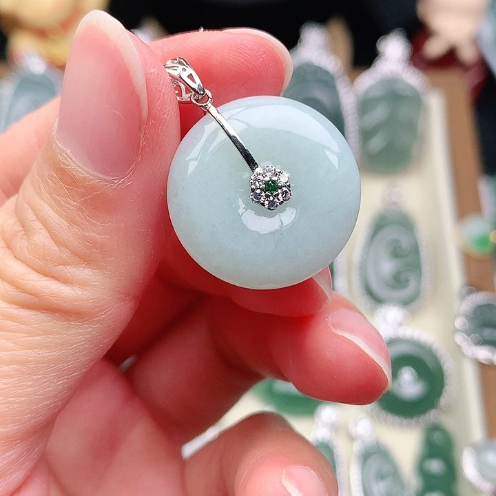 颈饰银S925镶嵌翡翠吊坠